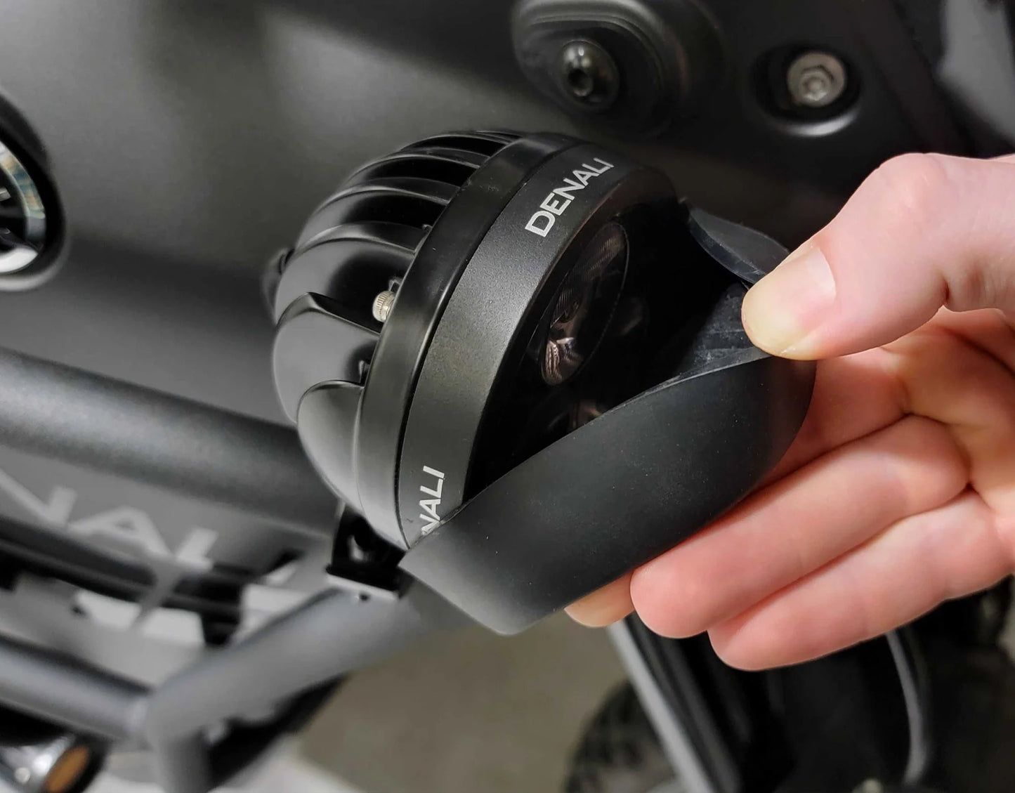 DENALI Attachable blackout kit for D3 and DR1 LED lights