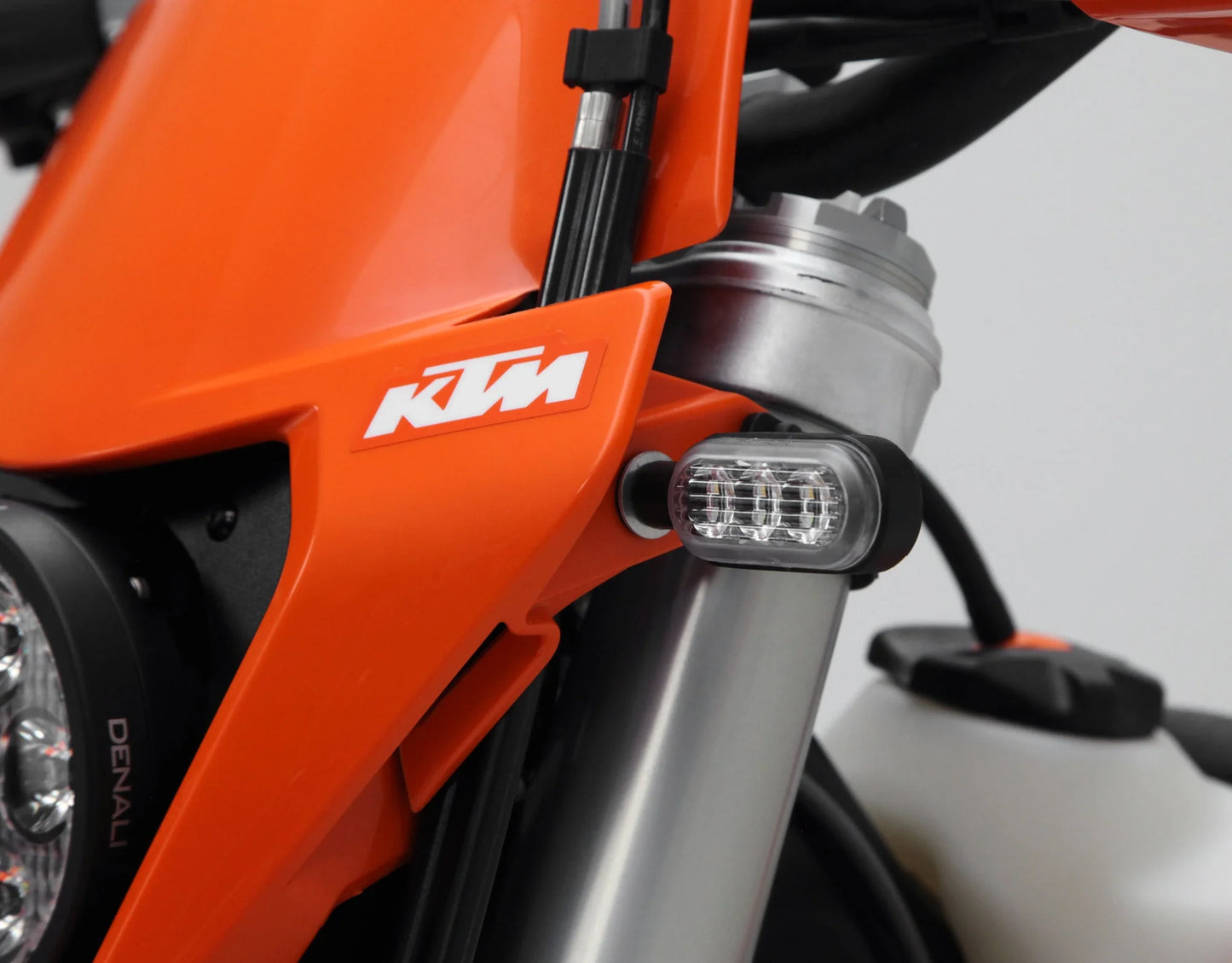 DENALI T3 Switchback M8 LED-Blinker – vorne