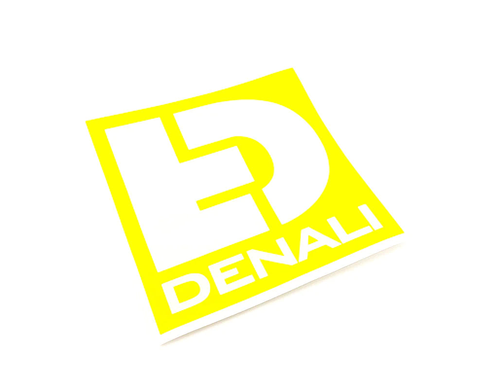 DENALI Aufkleber – Gestanztes Icon-Logo, Gelb, 12,7 x 12,7 cm
