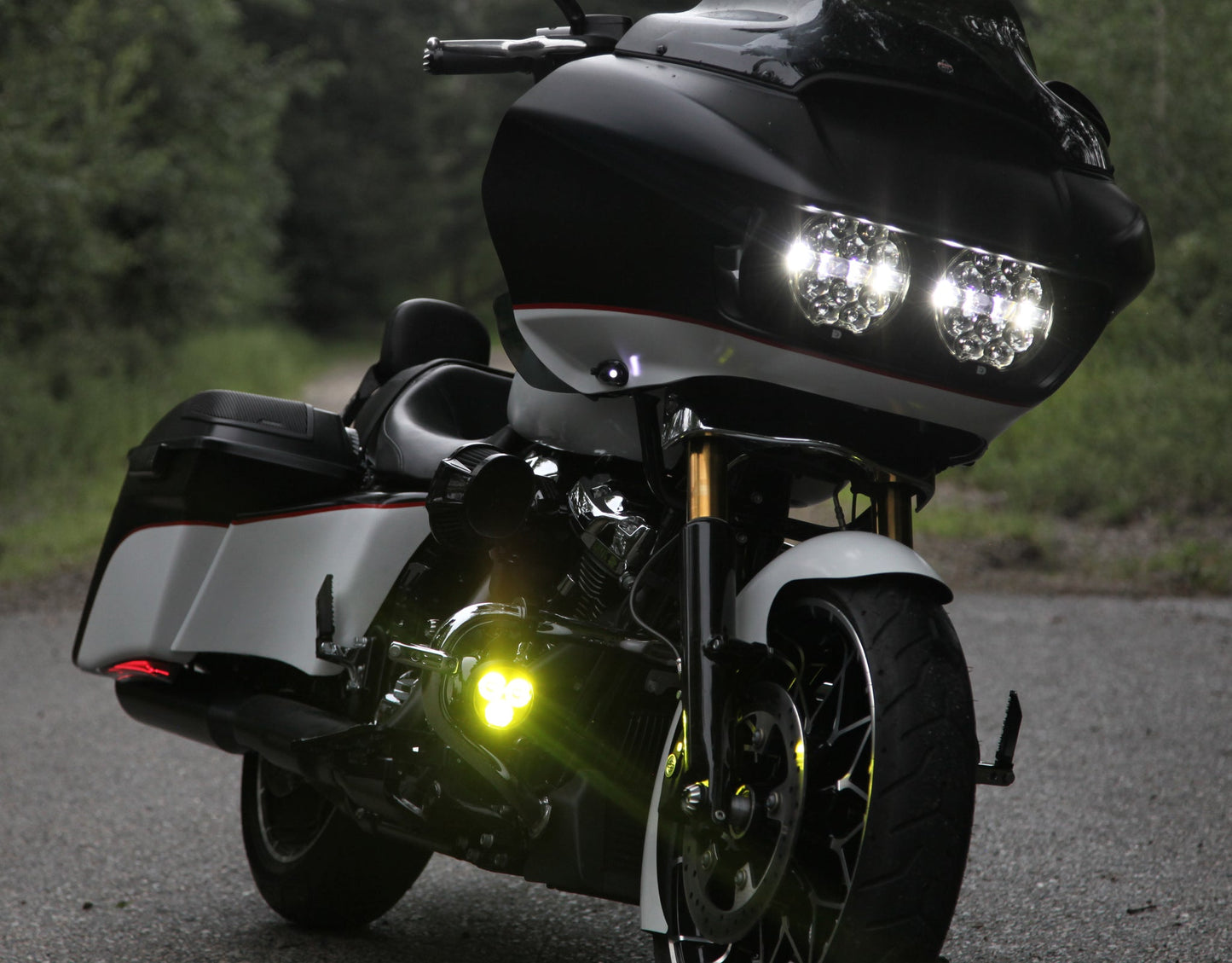 Kit de mise à niveau des phares à LED D14 Destroyer – Harley-Davidson Road Glide (2015-2023)