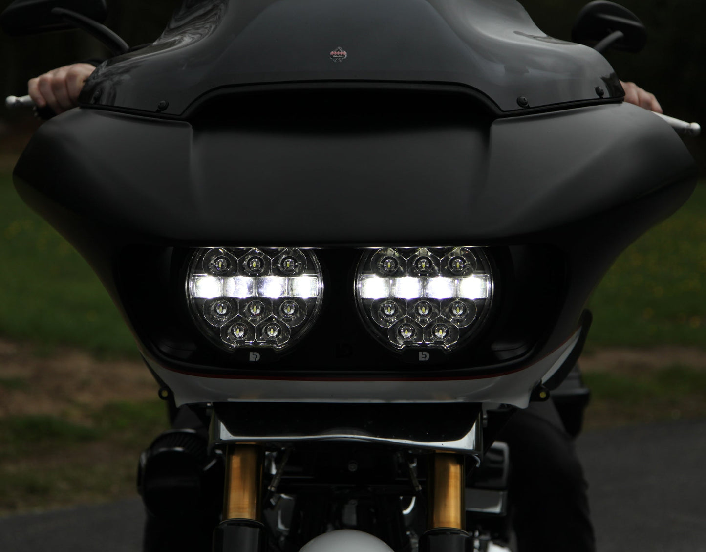 Kit de mise à niveau des phares à LED D14 Destroyer – Harley-Davidson Road Glide (2015-2023)