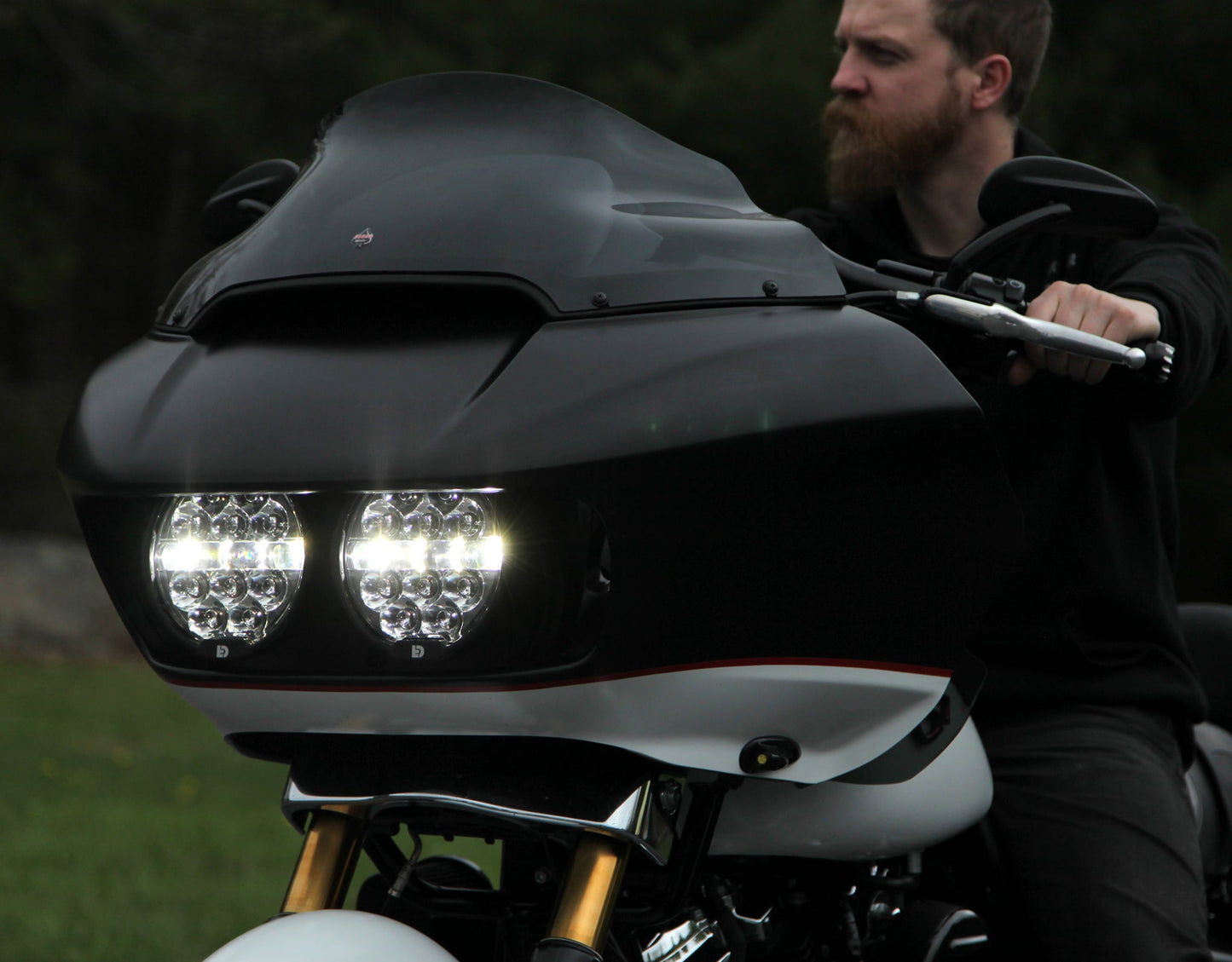 Kit de mise à niveau des phares à LED D14 Destroyer – Harley-Davidson Road Glide (2015-2023)