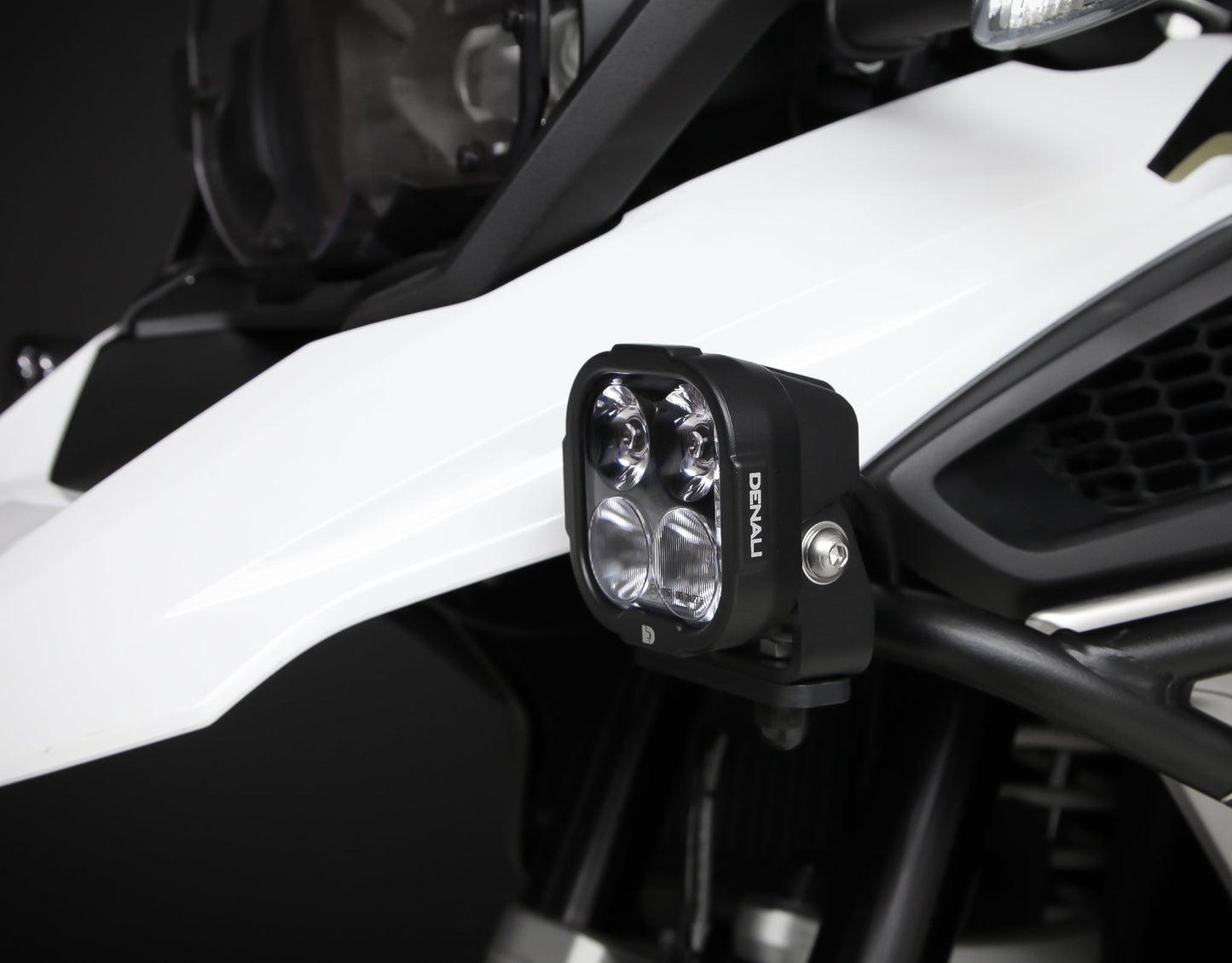 DL4  LED Zusatzscheinwerfer / DRIVING LIGHT W/ DATADIM TECHNOLOGY