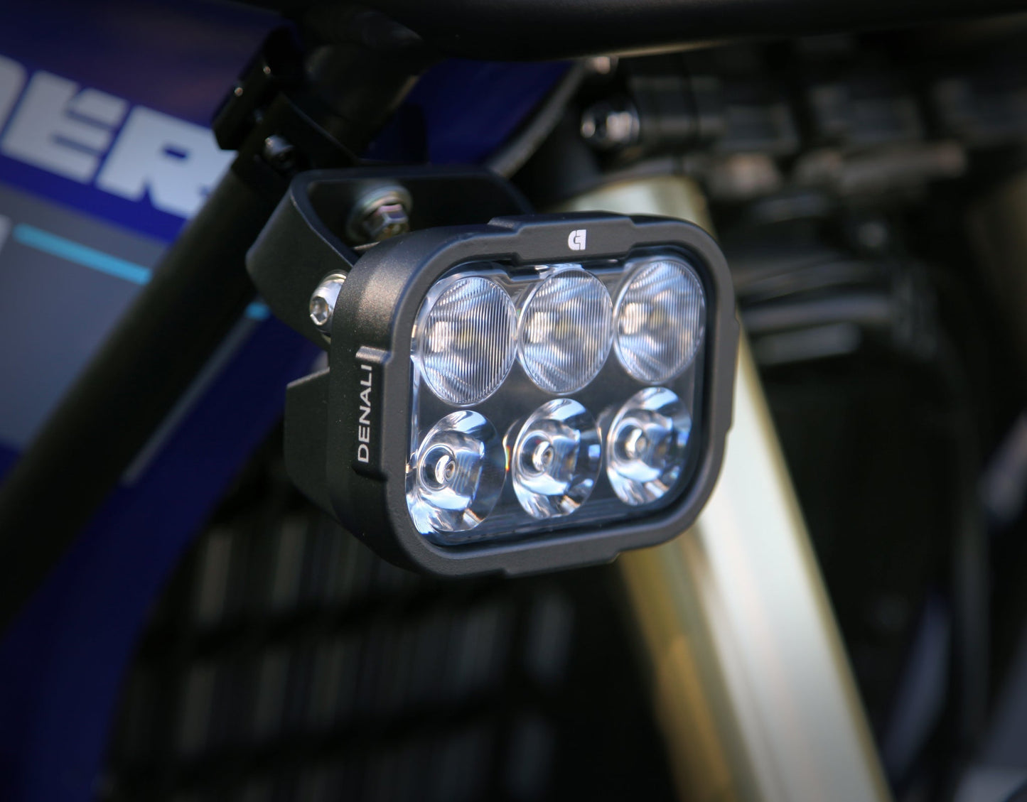 DL6  LED Zusatzscheinwerfer  / DRIVING LIGHT W/ DATADIM TECHNOLOGY