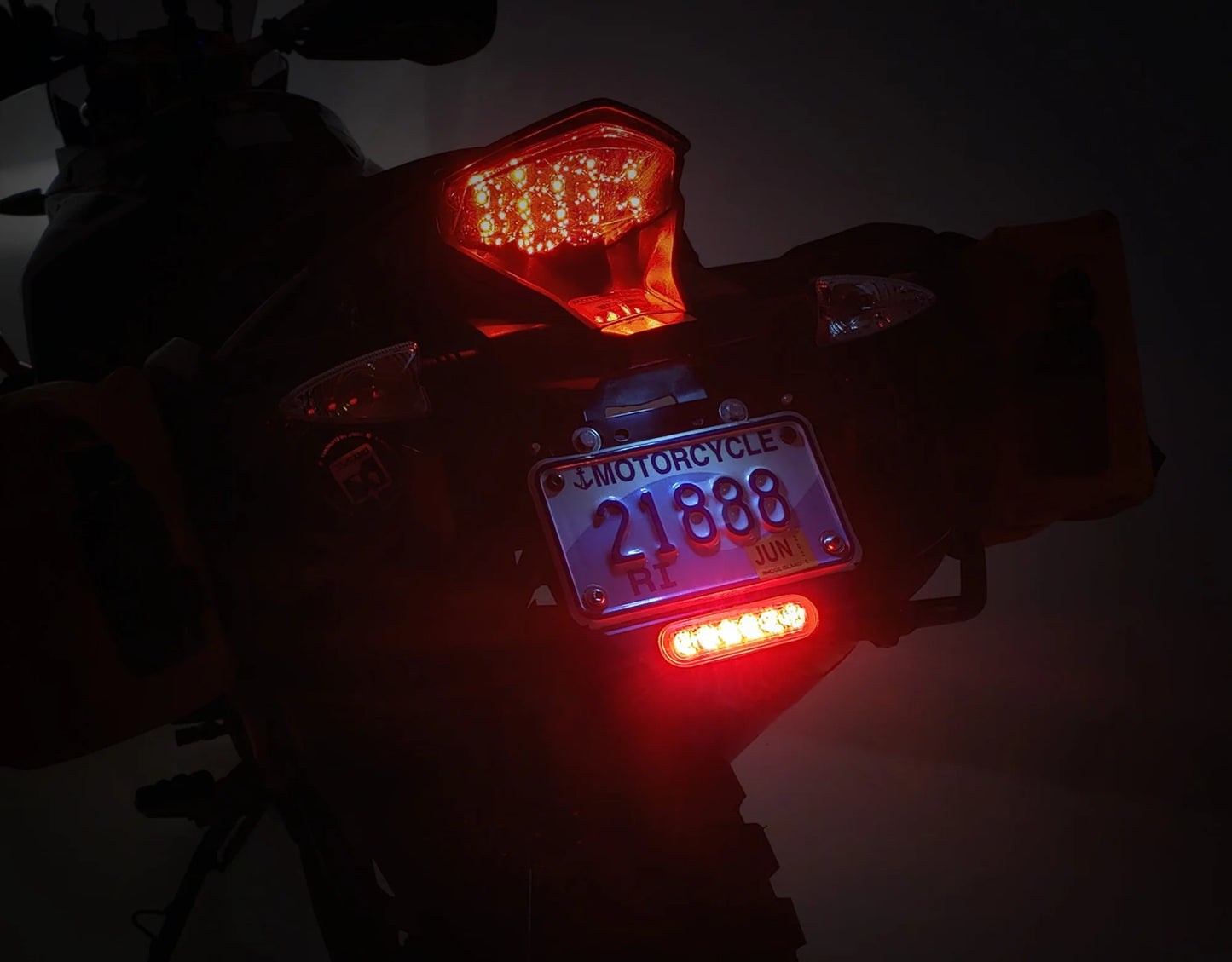 DENALI B6 LED-Bremslicht-Set mit Nummernschildhalterung